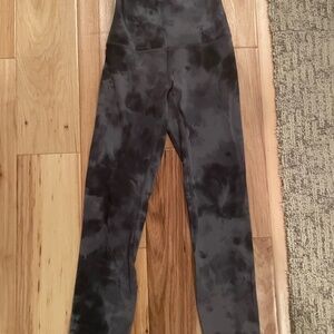 Lululemon Align size 0. Light grey/dark grey space dye. 22" from inseam.